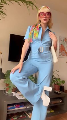 Retro Diner Outfit, Blue 70s Outfit, Modern Disco Outfit For Women, Groovy Outfit Ideas, Modern 70s Outfits, Barbie Outfit Ideas For Women, Retro Outfits For Women, Abba Outfits, Colorful Photoshoot