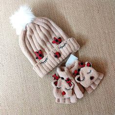 Nwt Reindeer Buffalo Plaid Hat & Gloves Set Hat With White Fur Pom Pom On Top Gloves Can Also Be Worn As Fingerless Smoke/Pet Free Home Listed On My Other Online Sites Plaid Hat, Claire's Accessories, Black Witch Hat, Hood Hat, Plaid Hats, Aviator Hat, Cable Knit Hat, Pink Beanies, Feather Hat