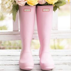 Brand New In Box Color: Foxglove Pink Size 6us Or 4uk Back Adjustable Rain Boot Hunter Rainboot Rare. Sold Out Everywhere. Pink Boots For Outdoor Fall Activities, Pink Rain Boots, Pink Rain, Hunter Rain Boots, Wellington Boots, Hunter Shoes, Shoes Pink, Women Hunters, Rain Boot