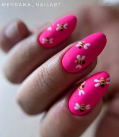 10 Finger Nail Design, Bright Pink Nails With Flowers, Gel Nails Ideas 2024, Pink Designs Nails, Round Nail Art Designs, Cute Beginner Nail Ideas, Nail White Chrome, Fun Summer Nails 2024 Almond, Hot Pink Summer Nails Designs