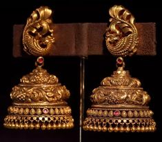 Karimani Earrings Gold Design, Jhumka Designs Gold Indian, Nagas Jhumka, Earrings Gold Design, Gold Jumkas, Gold Temple Jewellery, Ear Drops