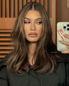 Rambut Brunette, Brown Hair Looks, Brown Hair Inspo, Brown Hair Balayage, Hair Mousse, Hair 2024, Make Up Inspo, בר מצווה, Beauty Inspo