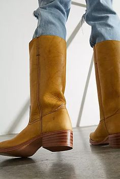 Tecovas Boots Women, Frye Boots Outfit, Frye Campus Boots, Campus Boots, Free People Boots, Riding Boots Fashion, High Boots Outfit, High Design, Tall Leather Boots