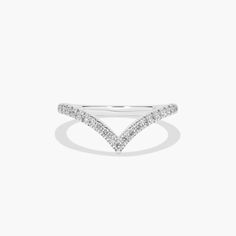 18K White Gold V Contour Diamond Ring. Express your unique style and be reminded of your special day everytime you look at this luscious ring on your finger. Diamond Tiara, Three Stone Diamond, Wedding Matches, Three Stone, Loose Diamonds, Ring Sets, Women Rings, Diamond Ring, Platinum