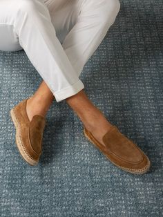 These Aurélien Espadrilles Beachside Loafers Beige for Men Size 9.5/10 symbolize Mediterranean style and ultimate comfort. A combination of traditional details and a contemporary twist. This model is made in  Suède. The  Shoes are made entirely by hand in Italy. For exclusive, luxurious and handmade Italian Shoes you've come to the right place at Aurélien! Loafers With Jeans, How To Wear Loafers, Beige Loafers, Espadrilles Men, Suede Belt, Italian Shoes, Mens Fashion Smart, Elegant Man, Mens Luxury Fashion