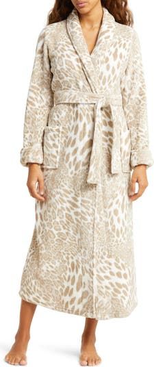 Natori Leopard Plush Robe | Nordstrom Printed Robe, Chic Woman, Embroidered Blouse, Amazon Women, Stunning Dresses, Neiman Marcus, Unique Style, Leopard Print, Faux Fur