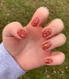 Sun Moon Star Nails, Nails W Stars, Star Themed Nails, Gold Charm Nails, Short Witchy Nails, Sun And Moon Nail Art, Star And Moon Nails, Sun Nails Design, Eclipse Nails