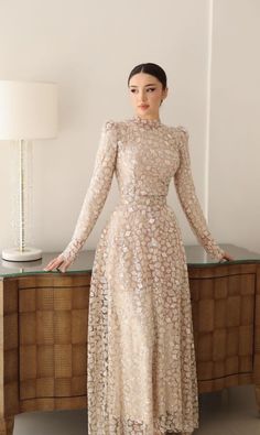 Long Sleeve Soiree Dress, Wedding Dresses With Sneakers, Hijab Dresses Soiree, Engagement Dress Hijab, Soiree Dresses For Hijab, Hijab Soiree Dresses, Printed Dresses Fashion, Bride Dress Simple, Soiree Dresses