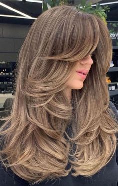 layered 90s model butterfly haircut Face Bangs, Wavy Layered Hair, Straight Layered Hair, Dirty Blonde Hair, Hair 2024, Long Layered Hair, Haircuts For Long Hair, Long Wavy Hair