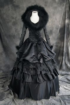 Victorian Gothic Lolita schwarz black Kostüm costume Kleid dress VG-003 #villainesswear Gothic Couture, Gothic Victorian Dresses, Black Widows, Wedding Gothic, Áo Blu, Crystal Castles, Victorian Goth