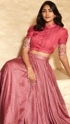 Lehanga Simple Crop Tops, Long Blouse For Lehenga Skirts, Lahenga Crop Top Designs, Croptops With Sarees, Long Frock Blouse Designs, Blouse Designs Latest For Skirt, Long Blouse Models For Lehanga, Blouse For Crop Top Lehenga, Croptop Lehenga Designs Latest For Girls