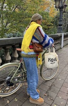 2023 Uk Fashion, Courtney Crews, Colorful Outfits Aesthetic Winter, Brussels Outfit Fall, Artsie Aesthetic Outfits, Pop Of Color Outfits Winter, Boho Fashion 2023, Bright Cardigan Outfit, Dutch Style Fashion The Netherlands