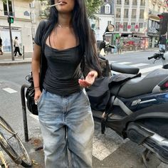 Baggy Jeans Aesthetic, 2000s Streetwear, Save Outfits, Dream Clothes, Aesthetic Outfits, Pretty Outfits, Fashion Inspo Outfits