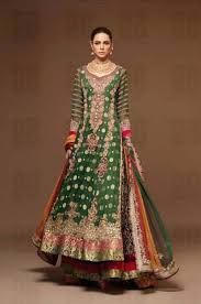 Why isn't the model smiling? I would! Heavy Suits, Bridle Dress, Lehenga Dress, Indian Princess, Heavy Work, Salwar Kamiz, Desi Clothes, Indian Bridal Wear, Punjabi Suit