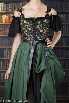 Leather Skirt Hikes for Renaissance Medieval Viking Belts for - Etsy Renn Faire, Outer Dress, Skirt Styles, Theme Inspiration, Dress Skirts, Fair Outfits