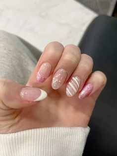 #winternails #nails Holiday Nails Pastel, Gell Nails For Christmas, Pink Christmas French Tip Nails, Simple Nashville Nails, Nail Ideas Pink Christmas, Winter Nail Inspo Short Almond, Simple Christmas Nail Designs Pink, Pink And Red Xmas Nails, Non Basic Christmas Nails