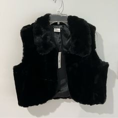 Cropped Black Faux Fur Vest With Color Size M City Girl Brand 85% Acrylic 15% Polyester Soft And Silky Black Faux Fur Outerwear For Spring, Spring Black Faux Fur Outerwear, Black Faux Fur Vest, Black Fur Vest, Faux Fur Vest Black, Faux Fur Vest, Faux Fur Vests, Black Vest, Black Faux Fur