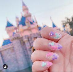 Marie Aristocats Nails, Disney Themed Nails Acrylic Simple, Bright Disney Nails, Disney Birthday Nails, Disney Balloon Nails, Disney Theme Nails, Disneyland Nails Designs, Disney Themed Nails Acrylic