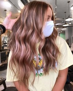 27 Popular Brown Balayage Hair Colors Trending in 2022 Brown Balayage Hair, Pink Hair Highlights, Dye Inspiration, Balayage Ideas, Rambut Brunette, Light Pink Hair, Popular Hair, Brown Hair Balayage, Brown Balayage