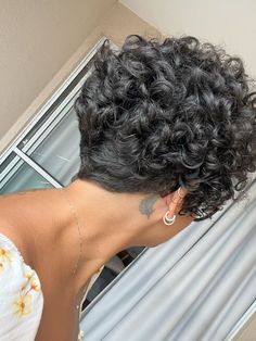 Pixie Curly Hair, Pixie Wavy Hair, Pixie Curls, Pixie Hairstyles Short, Short Wavy Haircuts, Short Natural Curly Hair, Curly Pixie Hairstyles, Peinados Hair Styles, Curly Pixie Haircuts