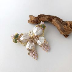 Real Baroque Pearl Butterfly Brooch Freshwater Pearl Brooch Pin Makeup Hairband, Pearl Butterfly, Gold Stock, Scarf Accessories, Banquet Party, Sweater Scarf, Brooch Necklace, Brooch Jewelry, Butterfly Brooch