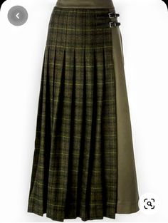 Vintage Clothes 1940s, Contemporary Clothes, Colour Combinations Fashion, Mum Fashion, Pleated Long Skirt, Future Outfit, Fall Winter Wardrobe