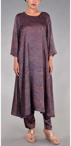 Buy the latest collection of a variety of kurta for women from Bandhej store. Choose from a wide range of bandhani dresses online. Hand block printed kurta made in super-soft modal satin fabric. Hurry to buy now.   #KurtaForWomen #BandhaniDress #BandhaniDresses Block Printed Kurta, Traditional Contemporary, Fashion Clothes, Satin Fabric, Tunics