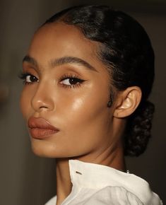 Natural Make Up Looks For Black Women, Editorial Bridal Makeup, Clean Bridal Makeup, Makeup Moodboard, Makeup Bibir, Beauty Headshots, Grad Makeup, Mommy Makeup, Yara Shahidi