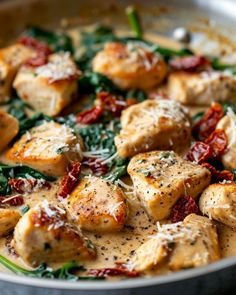 If there's a dish I'd eat over and over again, this one would be it! Healthy Red Meat Recipes, Cooking Drumsticks, Prep Dinners, Cooktop Cove, Chicken Entree, Tuscan Cooking, Gluten Free Sides, Chicken And Spinach, Chicken Entrees