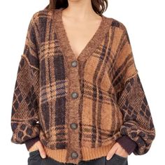 Free People Sepia Plaid Jacquard Oversized Cardigan Color: Brown/Tan | Size Xs Nwot Brand New Oversized Sweater Features A Beautiful Plaid Jacquard Pattern In A Warm Brown Color. A V-Neckline, Long Sleeves Material 54% Polyamide, 25% Acrylic, 20% Wool, And 1% Elastane See Pictures For Measurements Moth Outfit, Oversize Cardigan, Christmas Lists, Free People Cardigan, Cosplay Clothes, Preppy Plaid, Oversized Sweater Cardigan, Plaid Cardigan, Cardigan Oversized