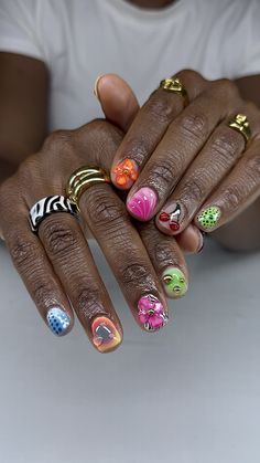 Gel Manicure Aesthetic, Fun Natural Nail Designs, Short Vacay Nails, Natural Nail Nail Art, Different Nail Shapes On One Hand, Own Nails Design, Overlay Design Nails, Real Nails Manicure Ideas Short, Short Nails Inspo Black Women