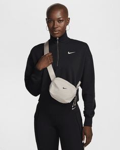 Find the Nike Aura Crossbody Bag (2L) at Nike.com.  Free delivery and returns. Aura, Crossbody Bag, Free Delivery, Nike, Quick Saves