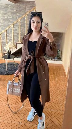 Outfits Gorditas, Outfits Con Jeans, Winter Fashion Outfits Casual, Classy Casual Outfits, Looks Black, Causual Outfits, Trends 2024, Fashion Mistakes, Samara