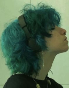 Androgynous Hair, Short Grunge Hair, Hair Inspiration Short, Shot Hair Styles, Hair Stylies, Alternative Hair, Fluffy Hair, Dye My Hair, Short Hair Haircuts