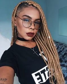 Box Braids With Shaved Sides, Braids Shaved Sides, Box Braids Shaved Sides, Colored Box Braids, Braids With Shaved Sides, Braids Knotless, Shaved Side, Shaved Side Hairstyles, Blonde Box Braids