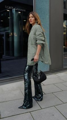 Edgy Fashion Chic, Envy Clothing, Sequin Pants, Casual Chic Outfit, Street Style Chic, Street Style Inspiration, Fashion Over 40, Outfits Casuales