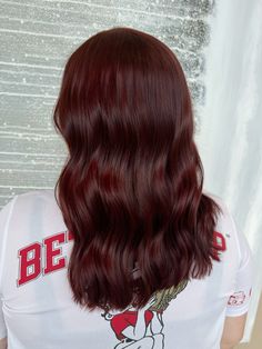 deep red hair Unbleached Red Hair, Win Red Hair, Deep Warm Brown Hair, Super Dark Red Hair, Red Hair With Dark Roots, Red Hair Gloss, Cinnamon Red Hair Color, Dark Brown And Red Hair, Deep Cherry Red Hair