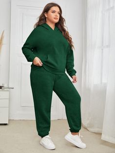 Green Casual  Long Sleeve Polyester Plain  Embellished Slight Stretch Spring/Fall Plus Size Co-Ords Hoodies And Joggers Outfit, Green Tshirt Outfit, Plus Size Fashion Summer, Nike Sweat Suits, Joggers Outfit Women, Sweatsuit Outfits, Plus Size Tracksuit, Cute Plus Size Clothes, Hoodie And Joggers