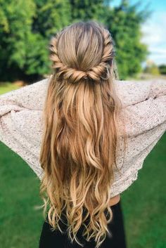 Hairstyles Halloween, Men Prom, Halloween Hairstyles, Hairstyle Short, School Hairstyles, Brown Blonde Hair, Long Blonde, Short Hairstyle, Hairstyles Easy