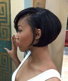 showiest bobs jaw rounded therighthairstyles dress wigs Black Hair Hairstyles, Bob Hairstyles For Black Women, Balayage Bob, Inverted Bob Hairstyles, Medium Bob Hairstyles, Layered Bob Hairstyles