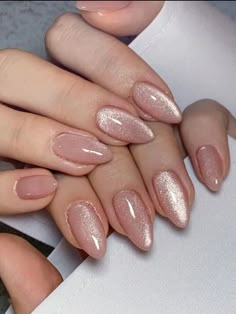 nude cat eye nail design Nude Nail Designs, Nude Nail, Eye Nails, Shiny Nails, Easy Nails, Jelly Nails, Cat Eye Nails, Stick On Nails