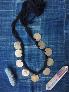 Bohemian Headpiece, Crystal Jewelry Necklaces, African Necklace, Long Silver Necklace, Handmade Jewelry Designs, Handmade Jewelry Diy, Coin Jewelry, Jewelry Boho