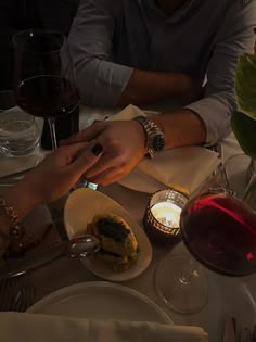 LUXURY NIGHT DATE Daglig Motivation, Relationship Vision Board, Vision Board Pics, Rich Couple, Manifesting Vision Board, Vision Board Images, Vision Board Photos, Vision Board Pictures, Classy Couple