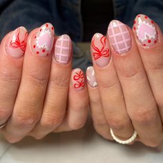 Beach Nail Art Designs, Teen Nails, Beach Nail Art, Beach Nail Designs, Pop Culture Magazine, Nails Beach, Beach Nail, Summer Nails Beach, Vday Nails