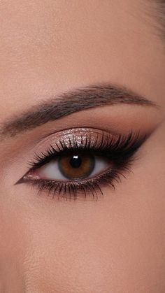 Machiaj Smokey Eyes, New Year's Makeup, Prom Eye Makeup, Smokey Eye Makeup Tutorial, Eye Makeup Pictures, Evening Makeup, בר מצווה