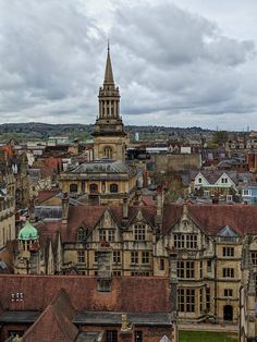 Panoramic view of Oxford's University Oxford University Dorms, Oxford University Uniform, Oxford Aesthetic, Oxford Town, Affirmations Confidence, Colleges For Psychology, Oxford Uk