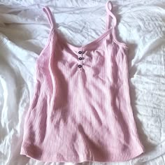 Top Nwot Crop Top Angel Clothes, Thrift Board, Light Pink Top, Pink Shirts, Light Pink Tops, 2000s Clothes, Fabulous Outfits, Fitness Wear Outfits, Wardrobe Pieces