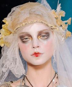 Victorian Makeup, Backstage Makeup, Paper Makeup, Heart Shaped Lips, Pat Mcgrath Makeup, Victorian Gown, White Eyelashes, Makeup Books