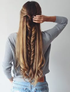 i always think about how difficult long hair is and then i see something like this and wish i had long hair again / maybe i'll grow it out Fishtail Hairstyles, Fishtail Braids, Boring Hair, Fishtail Braid, Fish Tail Braid, Hair Envy, Dream Hair, Pretty Hair, Hair Dos