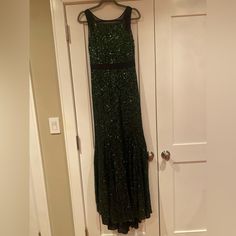 Beautiful Dark Green Badgley Mischka Gown With Full Mermaid Skirt. Gown Is All Sequined And In The Heavier Side. Not Much Stretch To The Material. No Damage. Green Sequin Gown, Sequin Gown, Green Sequins, Mermaid Skirt, Badgley Mischka, Black Green, Dark Green, Sequin, Mermaid